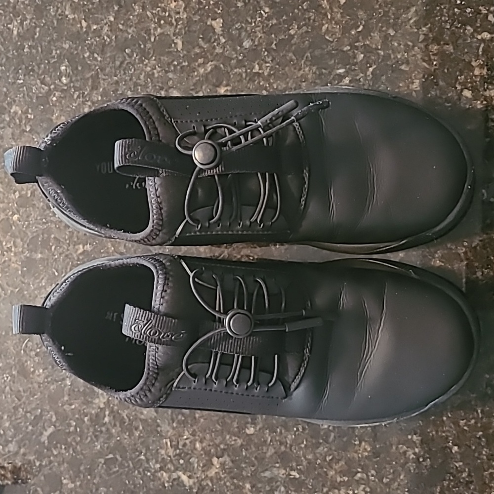 Clove Black size 7